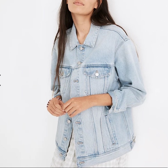 Madewell The Oversized Trucker Jean Jacket in Whitmore Wash - Picture 2 of 8